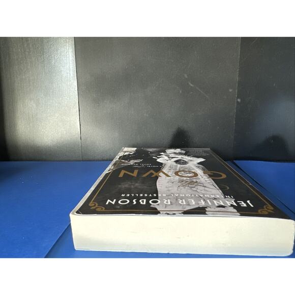 The Gown : A Novel of the Royal Wedding by Jennifer Robson (2018, Trade... - Picture 10 of 12